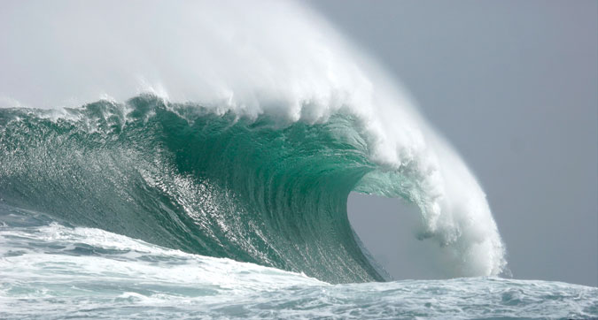 Dungeons-epic-South-Africa_photo-Red-Bull-Big-Wave-AFrica1